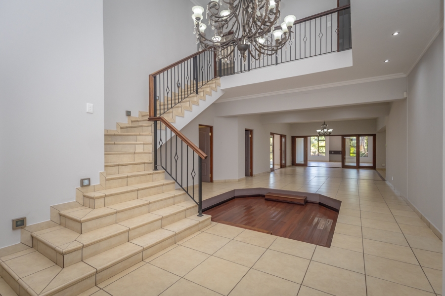 To Let 6 Bedroom Property for Rent in The Coves North West